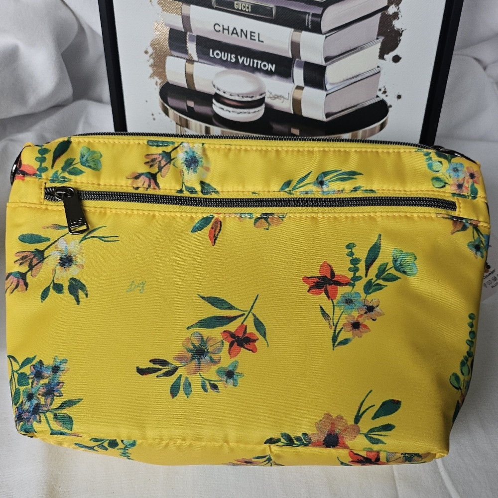 Lug Yellow Green Crossbody Bag with Quilted Design - Picture 3 of 7
